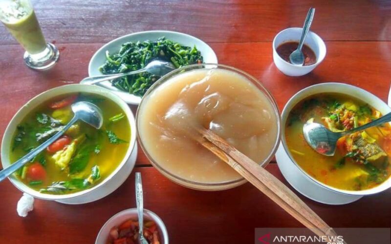 Resep papeda kuah kuning yang lezat dan praktis bisa buat di rumah